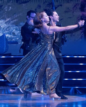 Alyson Hannigan Électrise Dancing With The Stars avec son Foxtrot